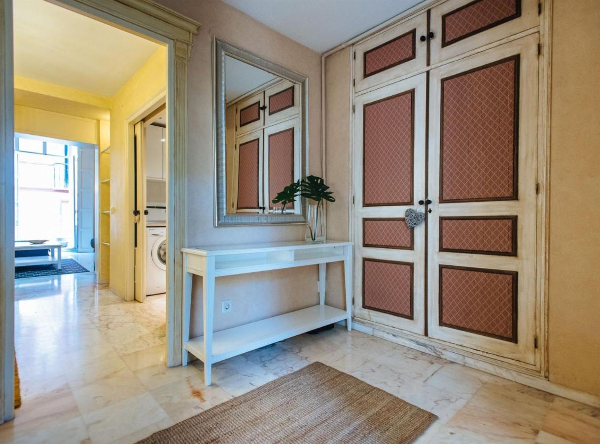 Pajaritos Suite Apartment - Private Parking Included Σεβίλλη Εξωτερικό φωτογραφία