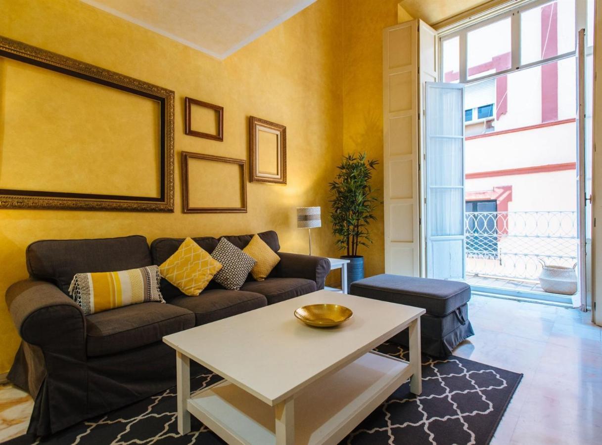 Pajaritos Suite Apartment - Private Parking Included Σεβίλλη Εξωτερικό φωτογραφία