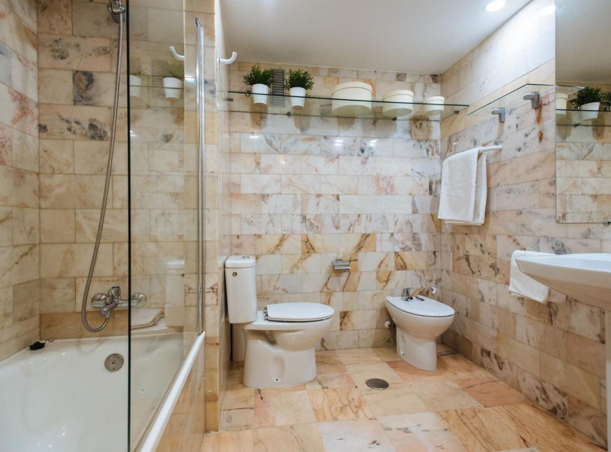 Pajaritos Suite Apartment - Private Parking Included Σεβίλλη Εξωτερικό φωτογραφία